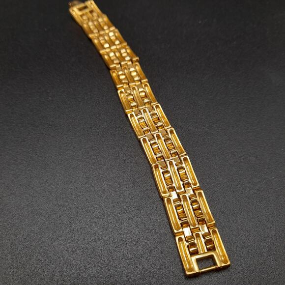 Vintage Monet Gold Plated Link Bracelet, Satin Finish, 7 1/2 Inches - Picture 5 of 10